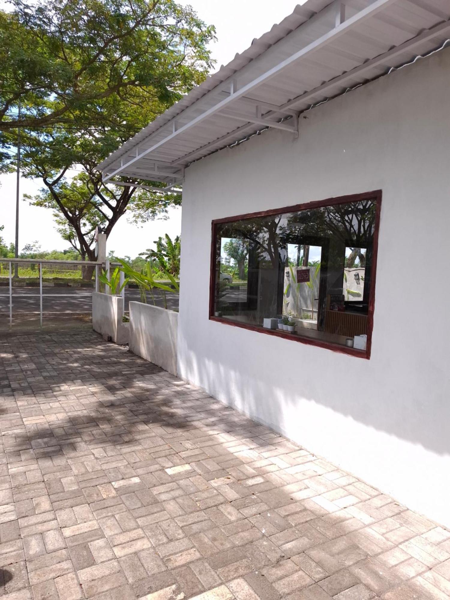 Mayeka Transit Hostel Bandara Internasional Lombok Praya Esterno foto